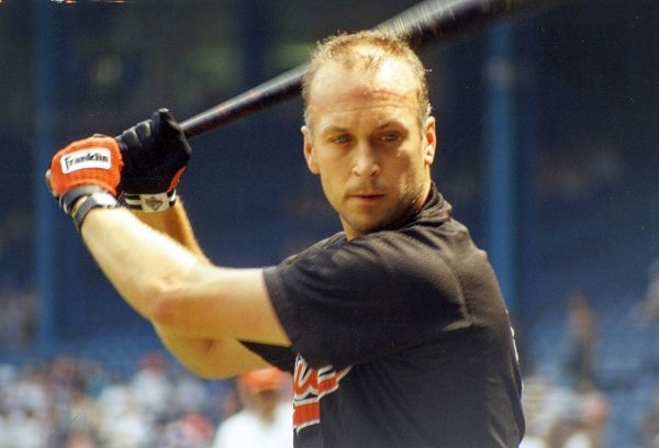 Cal_Ripken_Jr._in_1993.jpg