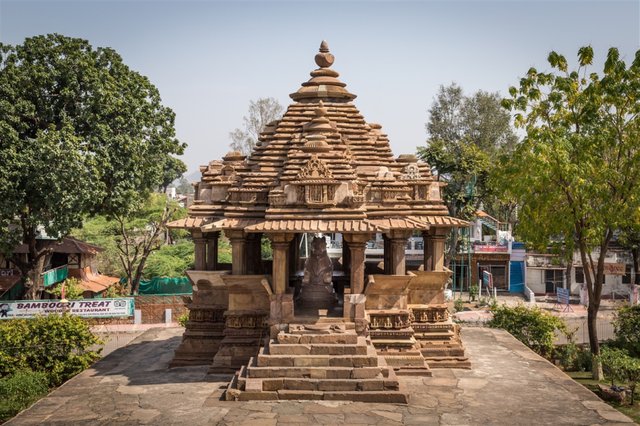 Vishwanath Temple.jpg