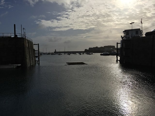 Guernsey_Harbour_Entry.jpg