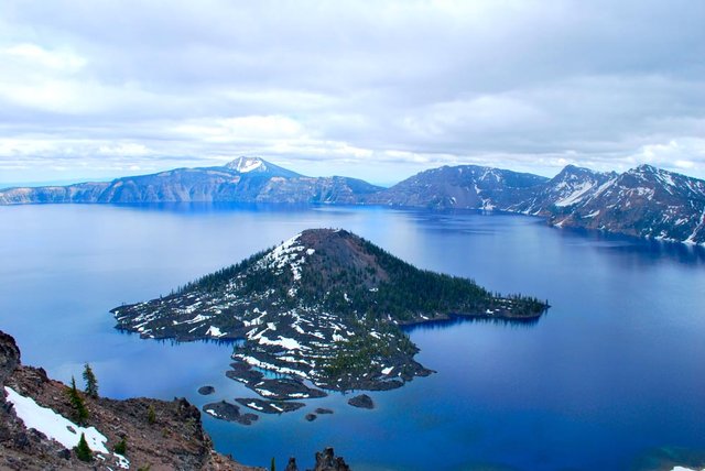 Wizard_Island,_Crater_Lake_01.jpg