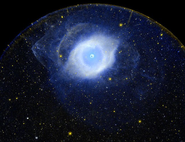 800px-NGC_7293GALEX2005.jpg