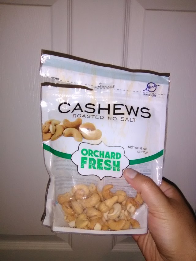 Cashews.jpg