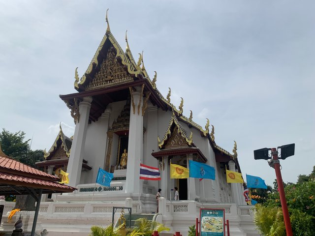 Wat Na Phra Meru3.jpg