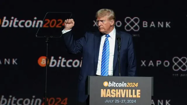 Trump courts crypto industry votes and campaign donations.webp
