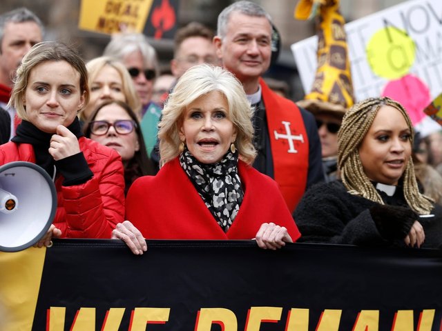 jane-fonda-climate-activist-5e1cec3524fe1218444bd7a8.jpg