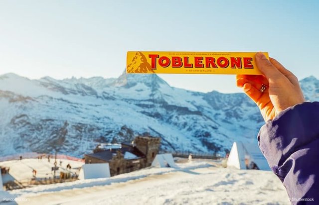 Toblerone-chocolate-on-the-Matterhorn-mountain-background-in-Switzerland.jpg