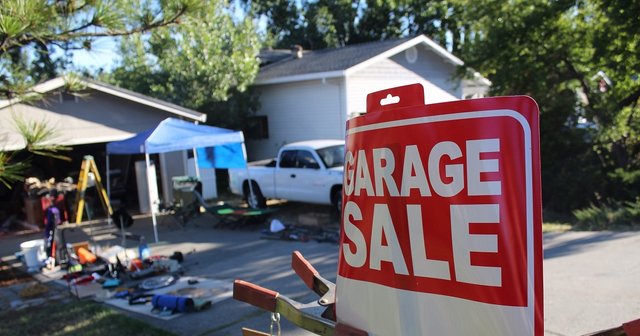 Garage-sale-sign.jpg