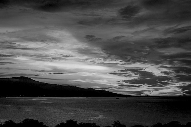 sunset bw.jpg