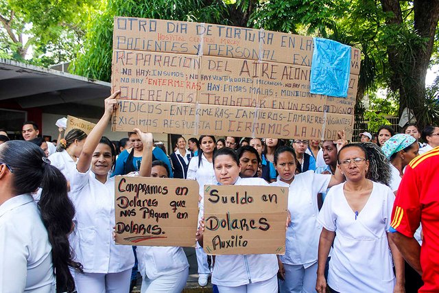 Protesta enfermeras.jpg