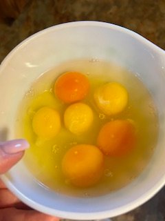 compareeggs.jpg