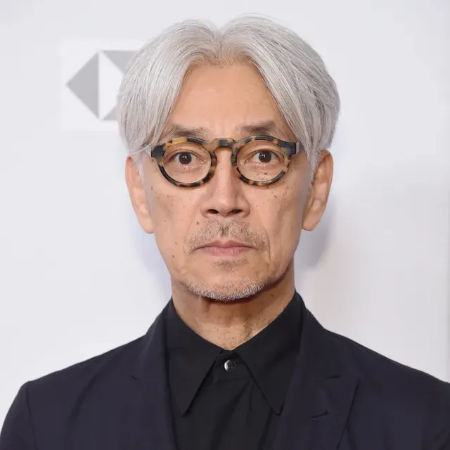 da2087812afbb40526205569c0330d9706-ryuichi-sakamoto.2x.rsquare.w330.webp