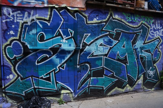 399a - Steak sur Graffiti Alley.jpg