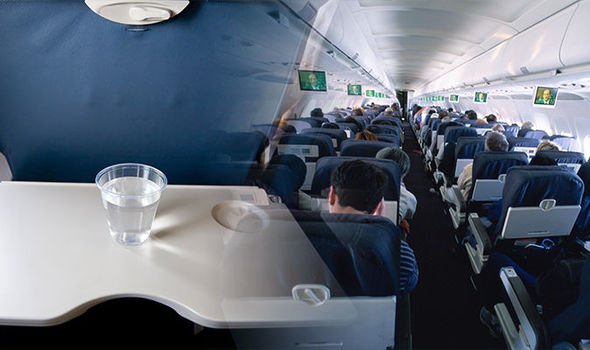 Flight-secrets-dirty-tray-table-976666.jpg