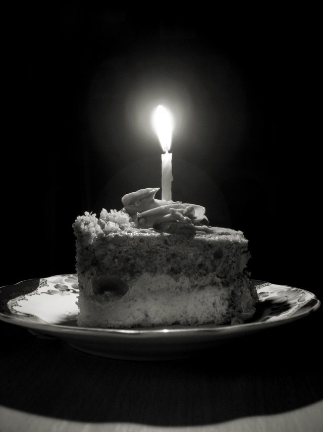 birthday_cake_by_littlefantasy1.jpg