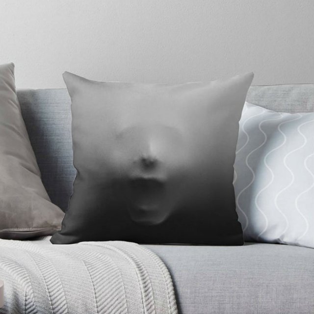 screaming-face-pillow.jpg