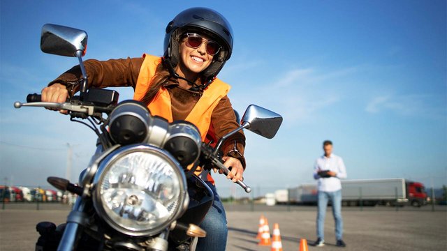 motorcycle-driving-school.jpg