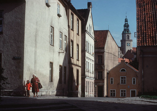 poland-in-early-80s-bruno-barbey-22-1.png