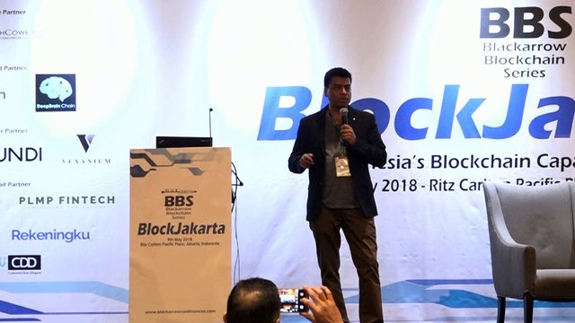 OiX.Global founder Sinha Santos Speaks at BlockJakarta Summit.jpg