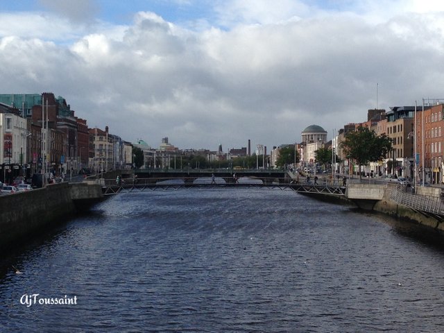 Liffey River - Dublin.jpg