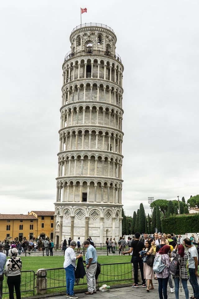 1-Leaning Tower of Pisa..jpg