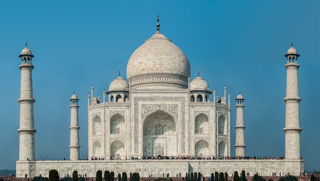 1200px-Taj_Mahal_N-UP-A28-a.jpg