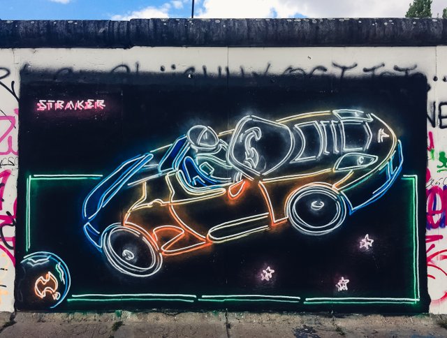 Neon-Graffiti-Straker-5.jpg