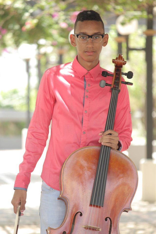cello steemit 1.jpg