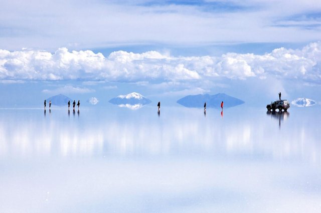 reflection-salar-de-uyuni-bolivia.adapt.1190.1.jpg