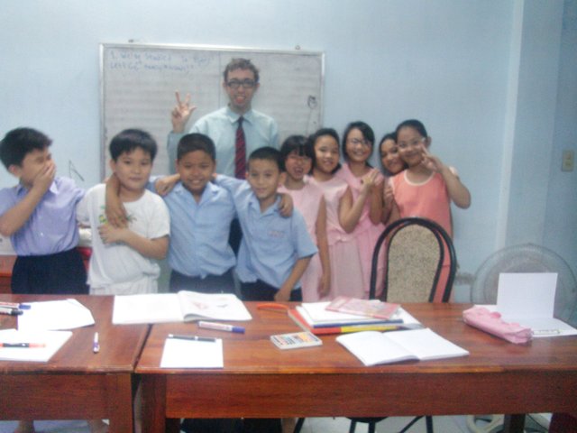 2014-01-08 - Wednesday - Thu Duc Kids FAV 922586_561425463952415_1415228956_o.jpg