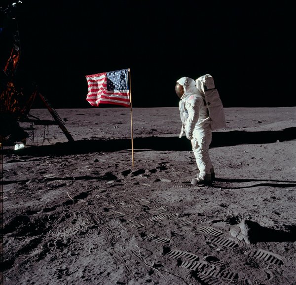 Apollo11_bandeira.jpg