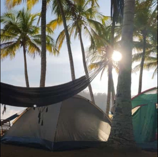 Campamento en la playa.jpg