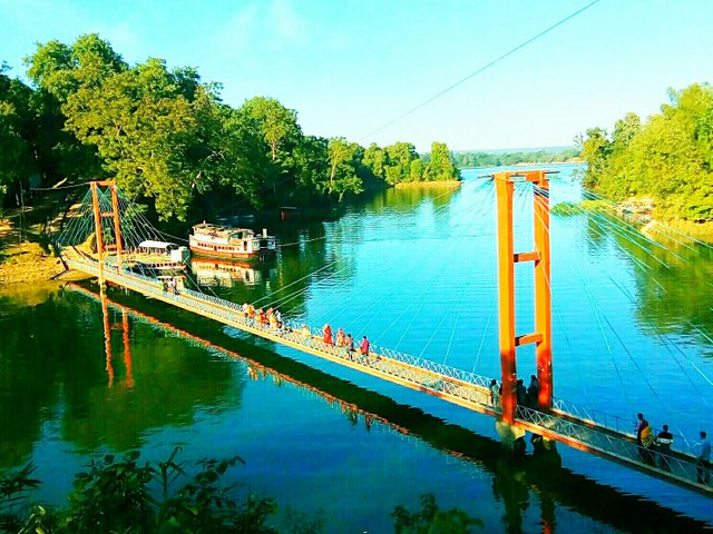 Hanging_bridge_of_Rangamati,_Bangladesh._.jpg