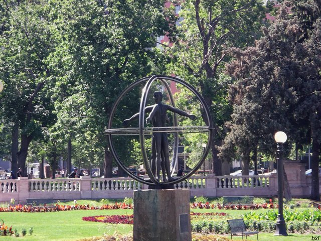 denver statue globe man bxlphabet.jpg