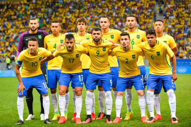 Brazil_men's_football_team_2016_Olympics.jpg