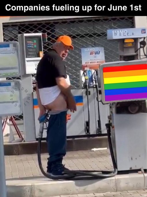 GsXoKjcWwAAFStP.jpg