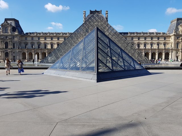 louvre 1.jpg