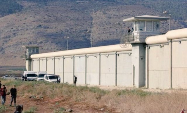 Palestinians escape Israeli Gitmo-1.jpg