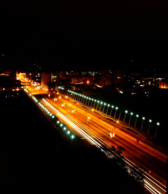 Viaducto_de_noche,_Mérida,_Venezuela.jpg