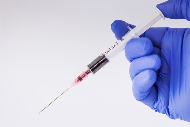 the_syringe_glove_medical_blood_research_download_hospital_needle-639165.jpg