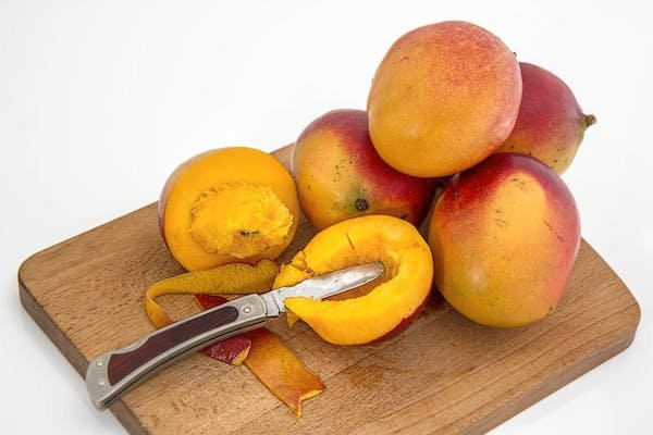 mango-tropical-fruit-juicy-sweet-39303.jpeg