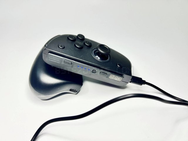 nyxi-joypad-charge.jpg