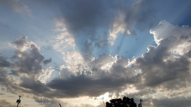 steemit-enternamehere-dfw-mid_august-sunrise-clouds-sunray.jpg