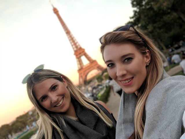 girls-trip-paris-guide.jpg