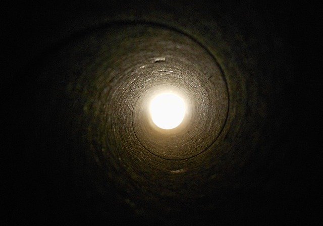 tunnel-20180_640.jpg