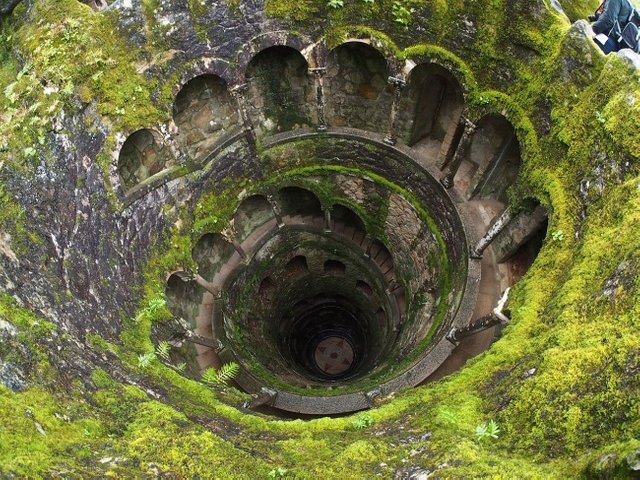 Quinta da Regaleira, Portugal.jpg