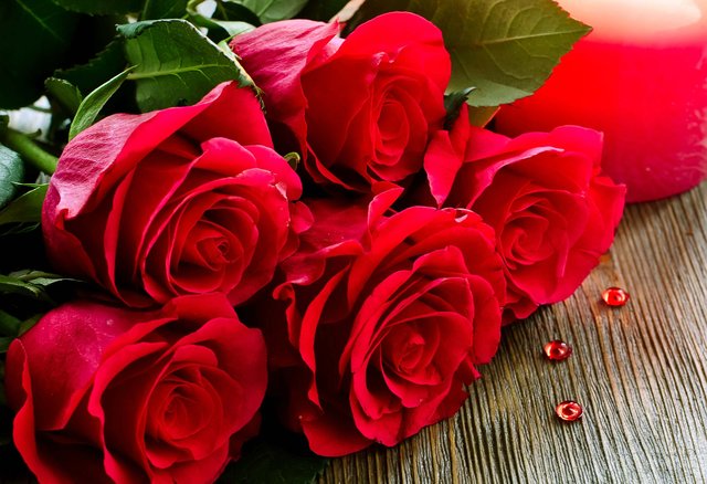 Red-Roses-beautiful-Arrangment.jpg