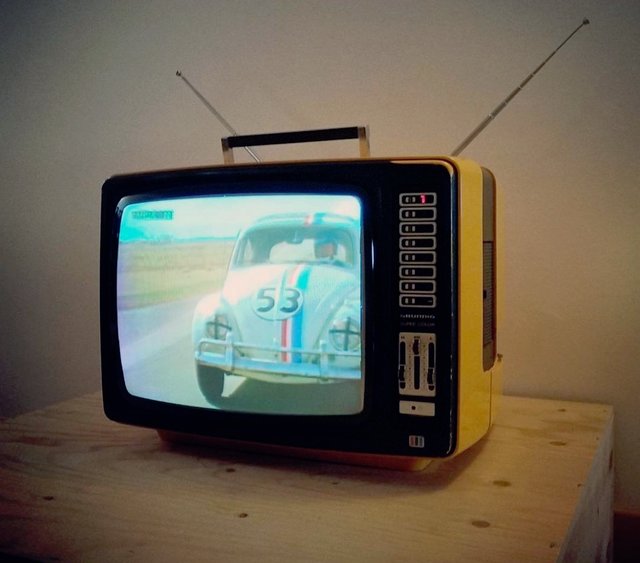 COLOR-TV.jpg