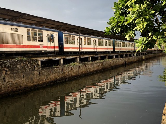 train galle railway station parked blue.jpg