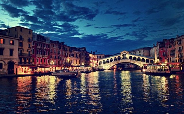 Venice-Italy-1200x746.jpg
