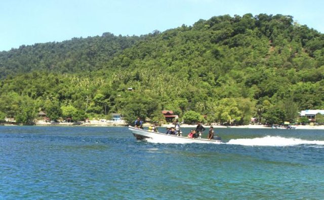 menumpang-speed-boat.jpg